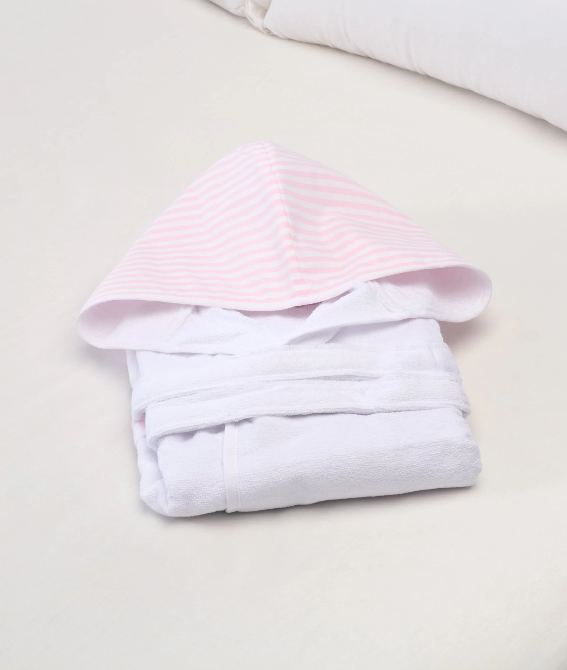 Bathrobe with Hood Leo Pink - Image 2