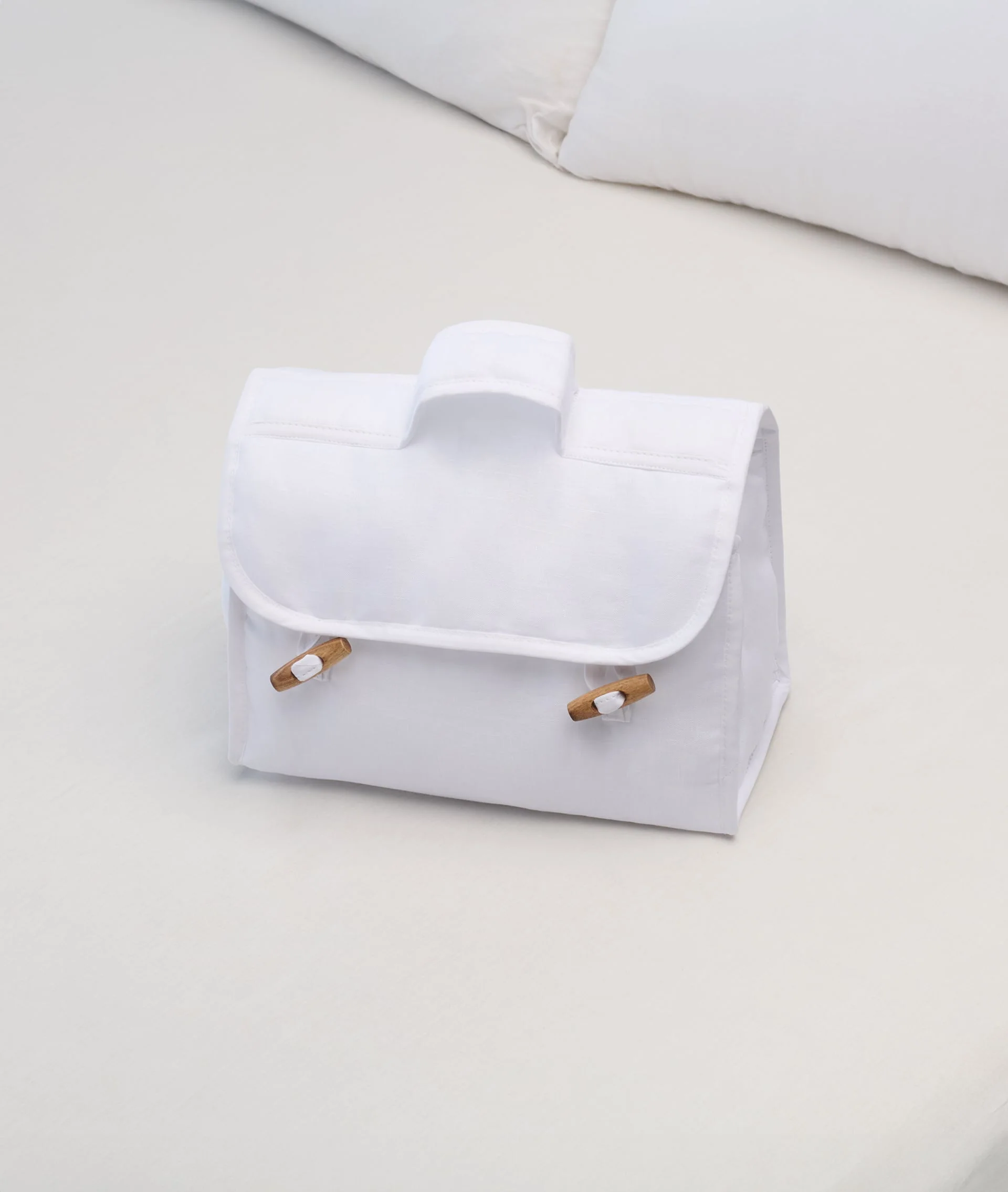 Beauty Case Camilla with Frogs White - Image 2