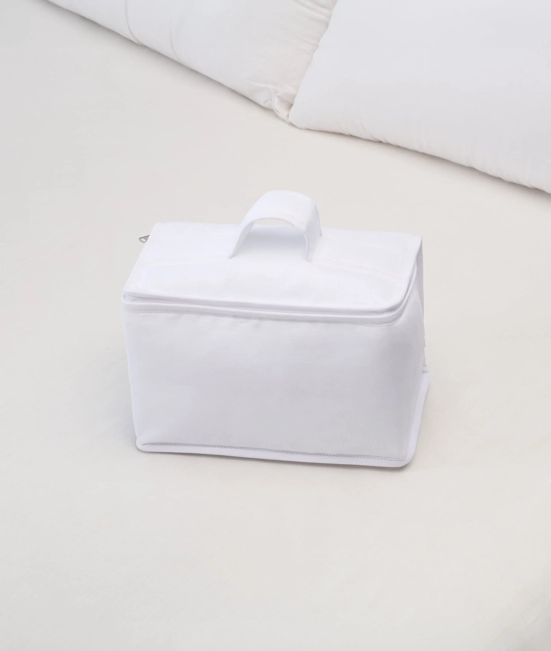 Beauty Case Camilla with Zipper White - Image 2