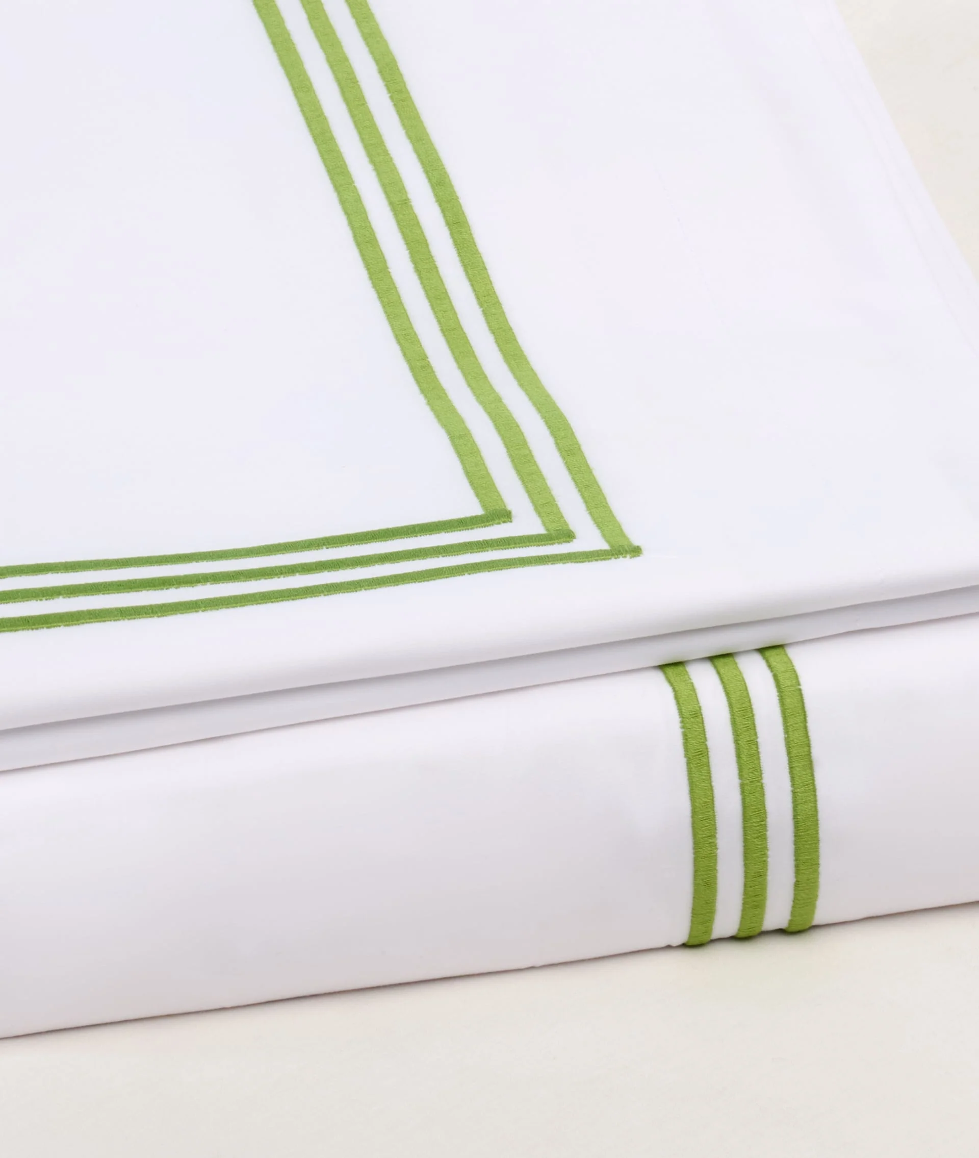 Bed Sheet Set Taviano: Sheet and Pillowcases Green - Image 3