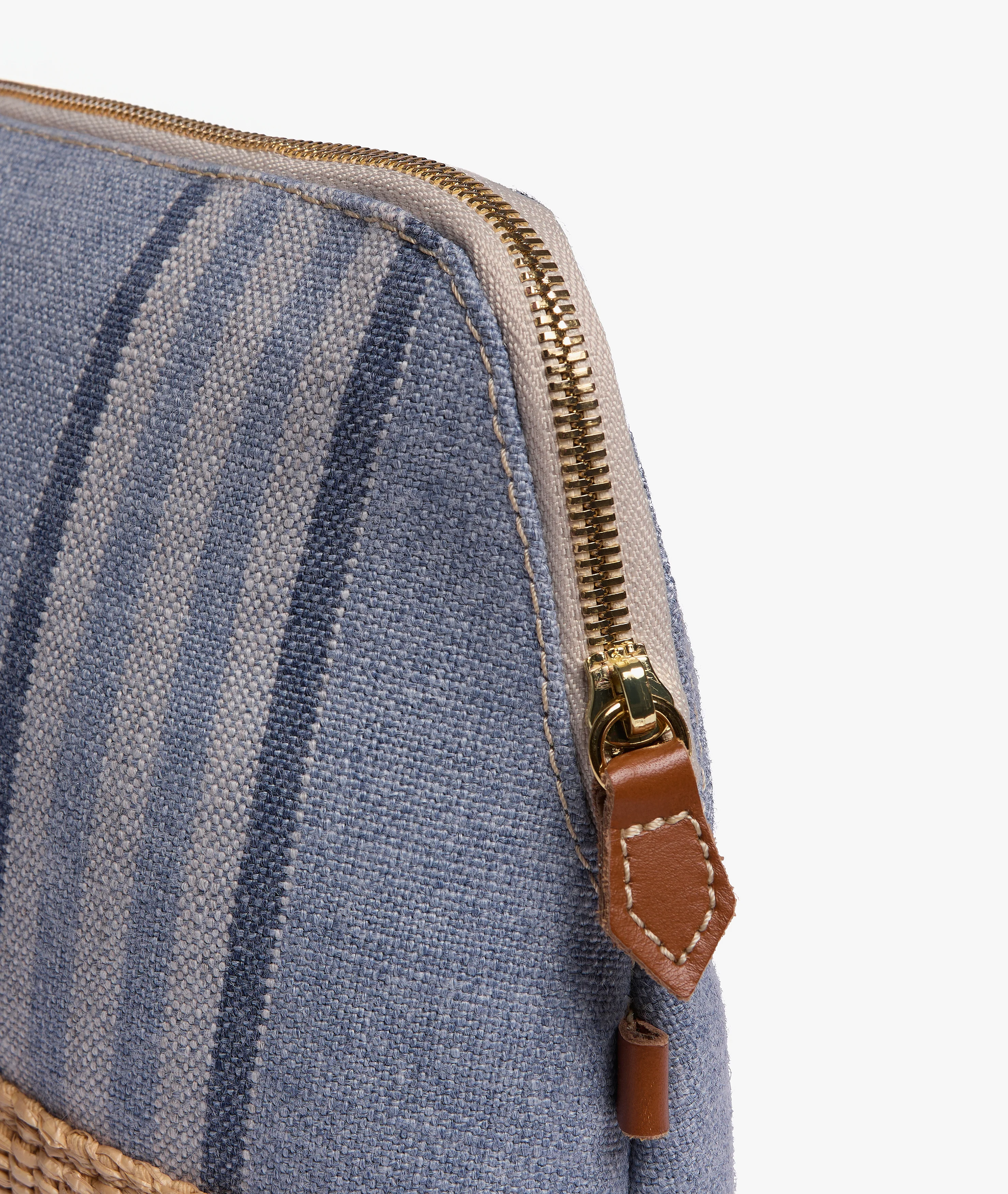 Trousse Large Antibes in Powder Blue - Image 4