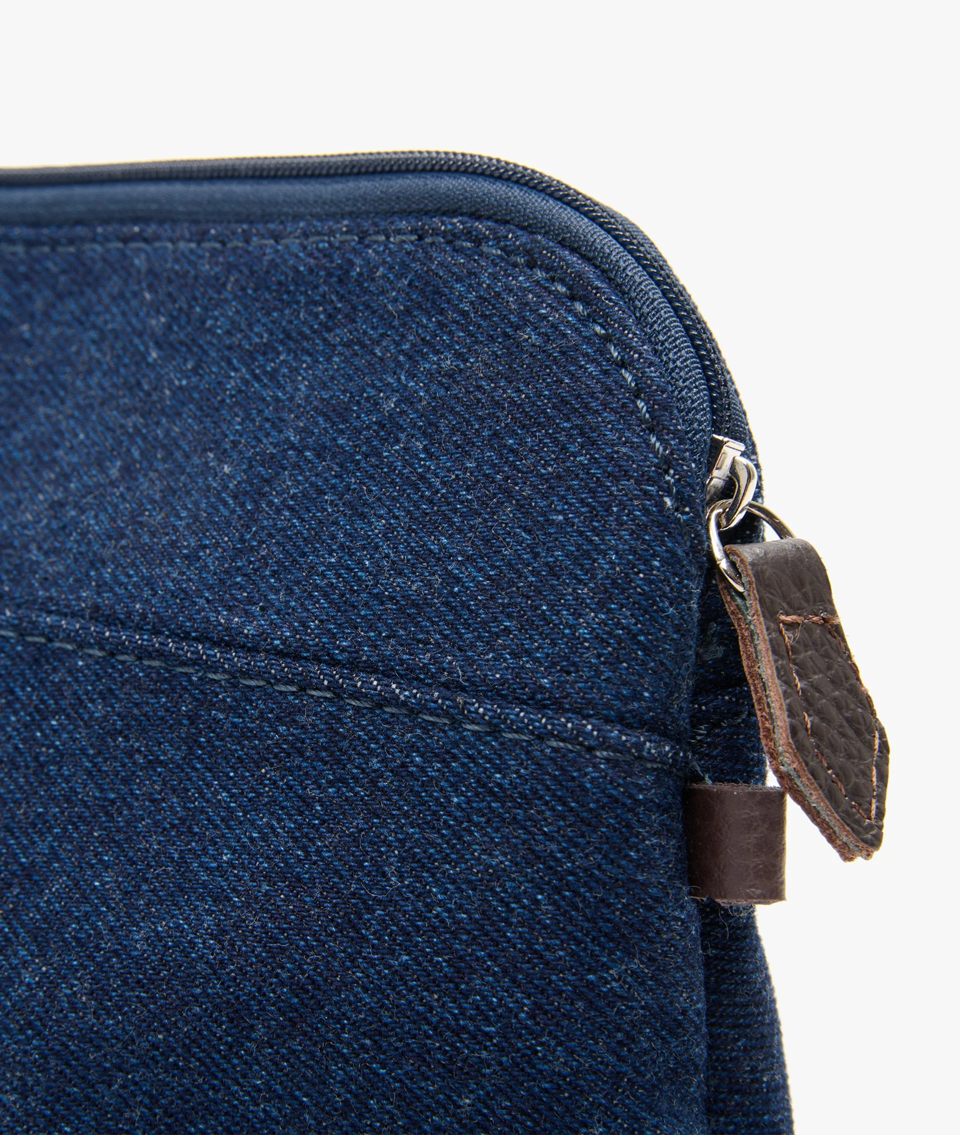 Trousse Aspen - Medium in Denim - Image 3