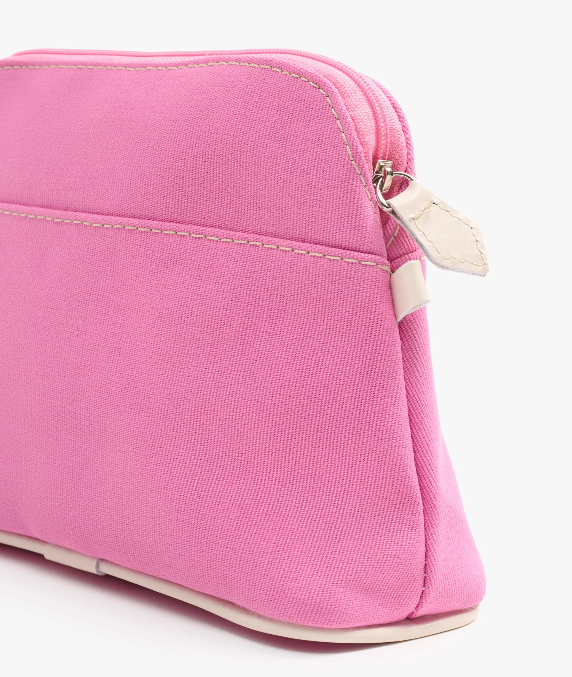 Trousse Aspen - Medium in Fuchsia - Image 3
