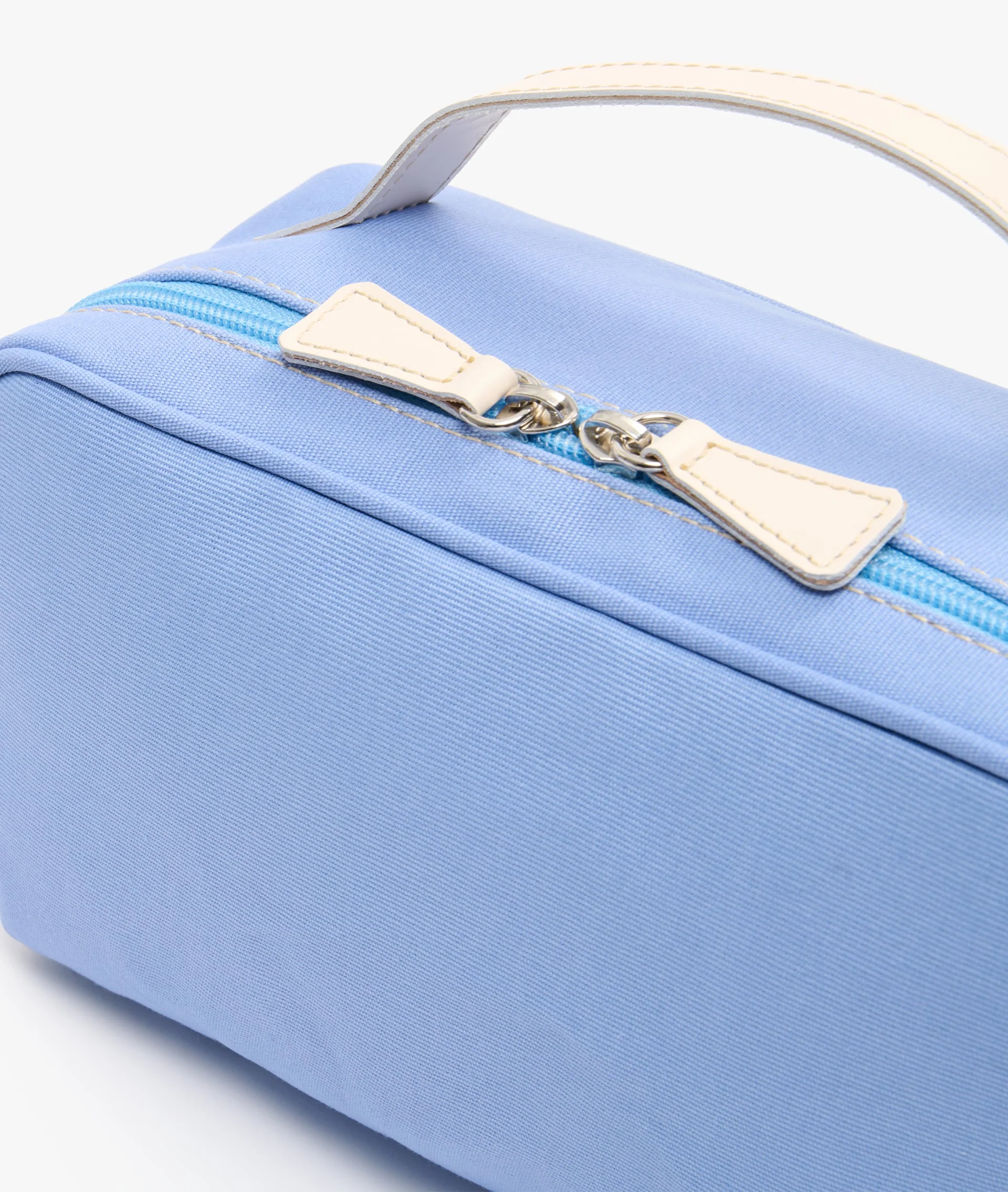 Berkeley Beauty Case in Light Blue - Image 3