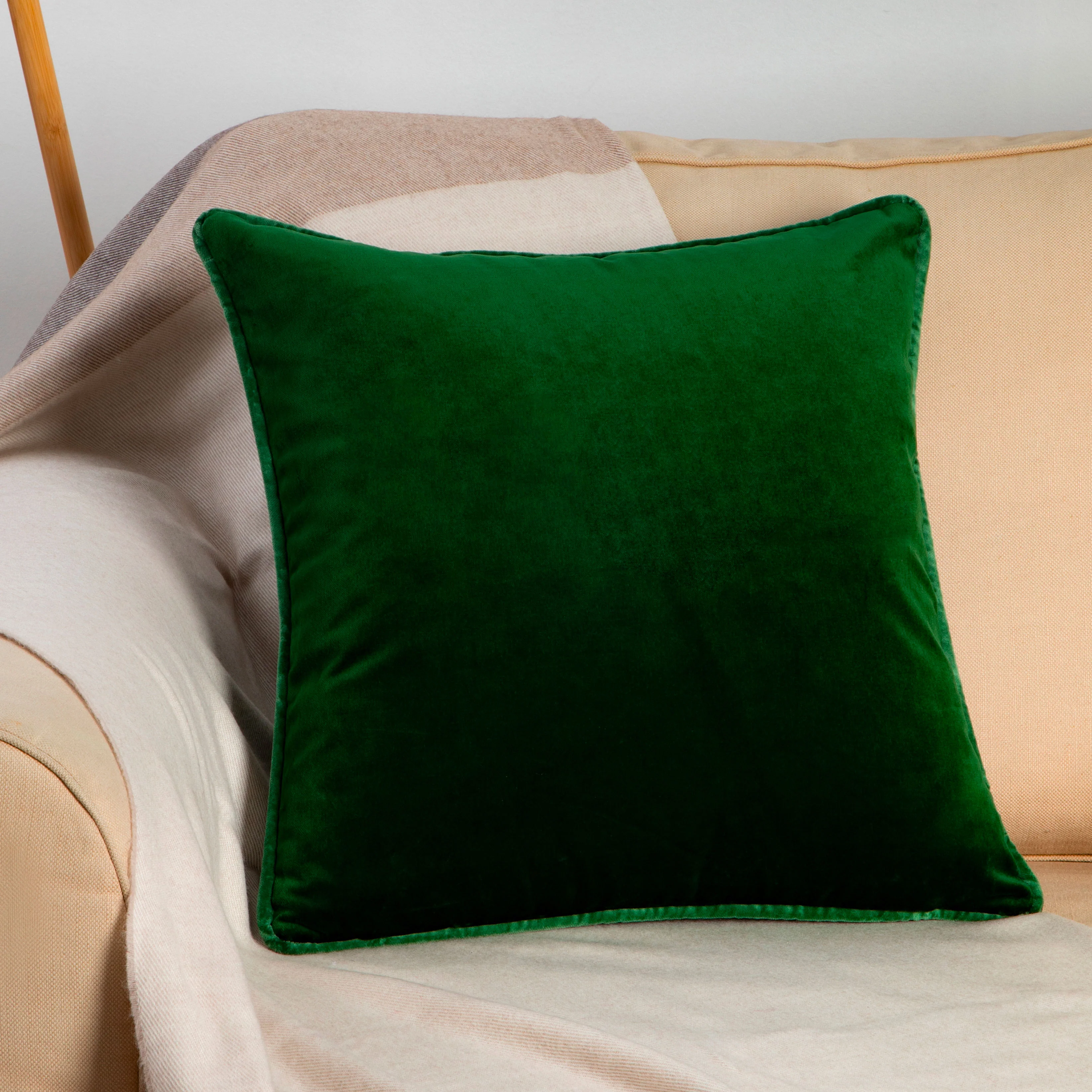Cushion in Forest Green Velvet 50x50