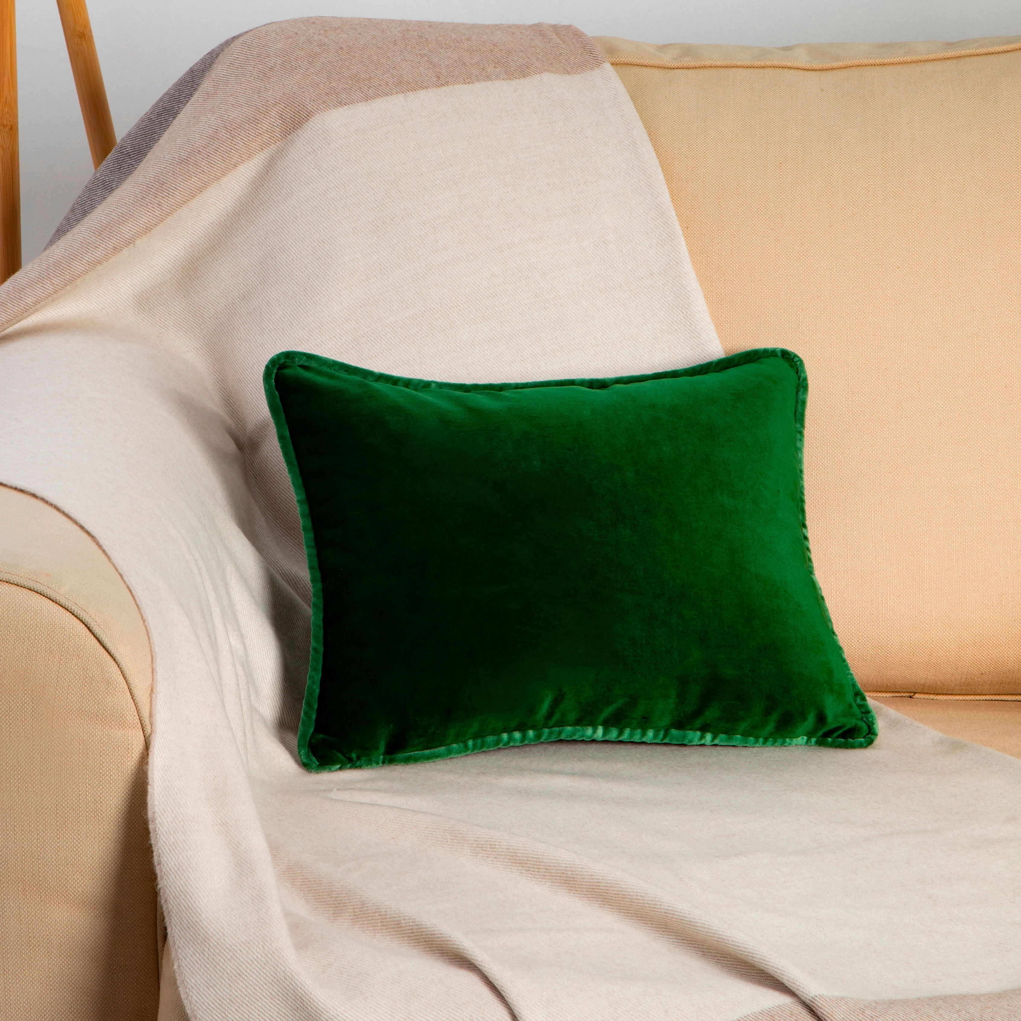 Cushion in Forest Green Velvet 30x40