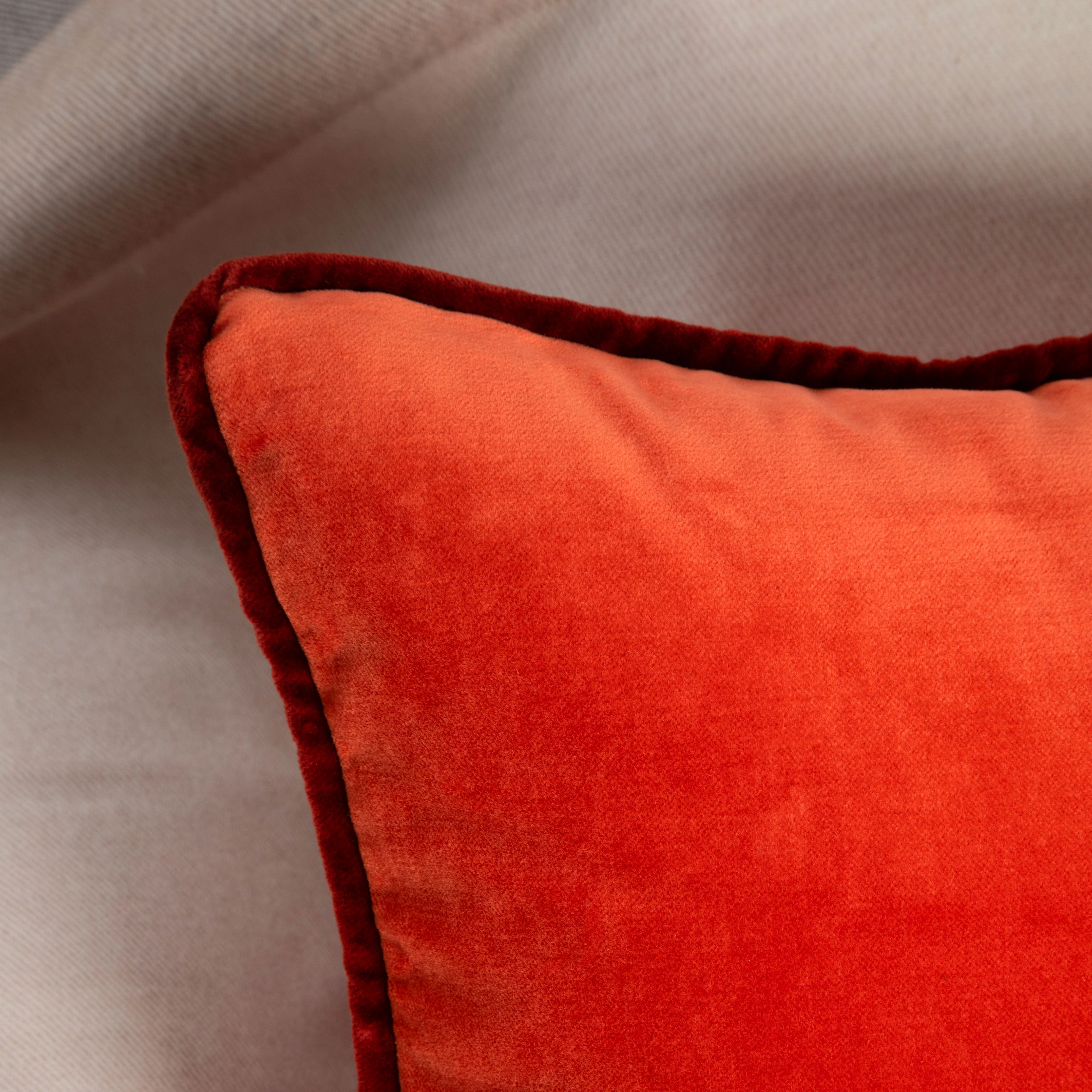 Cushion in Orange Velvet 50x50 - Image 2