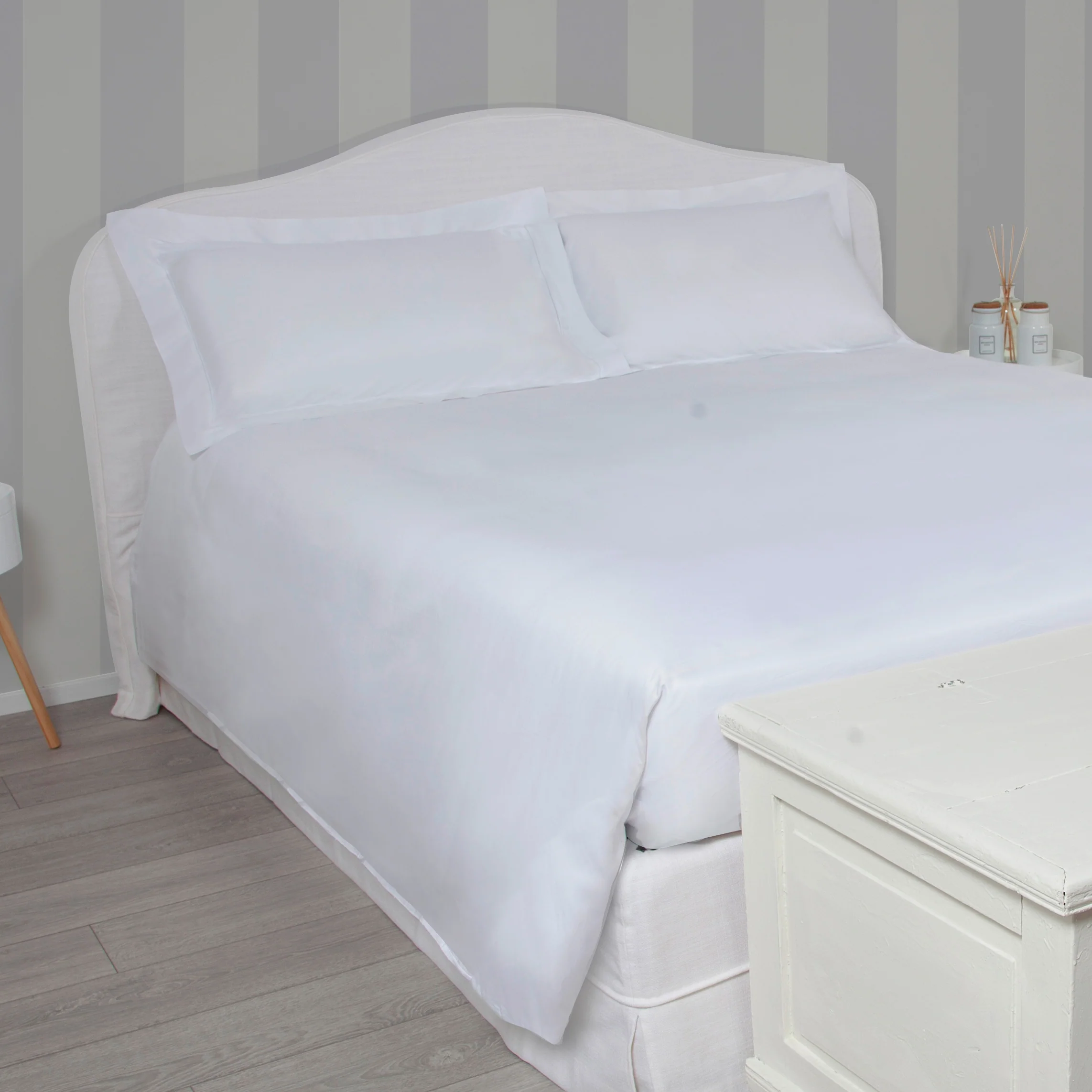 Parure Roma: Set of Duvet Covers, Pillowcases and Under-sheet White - Image 3