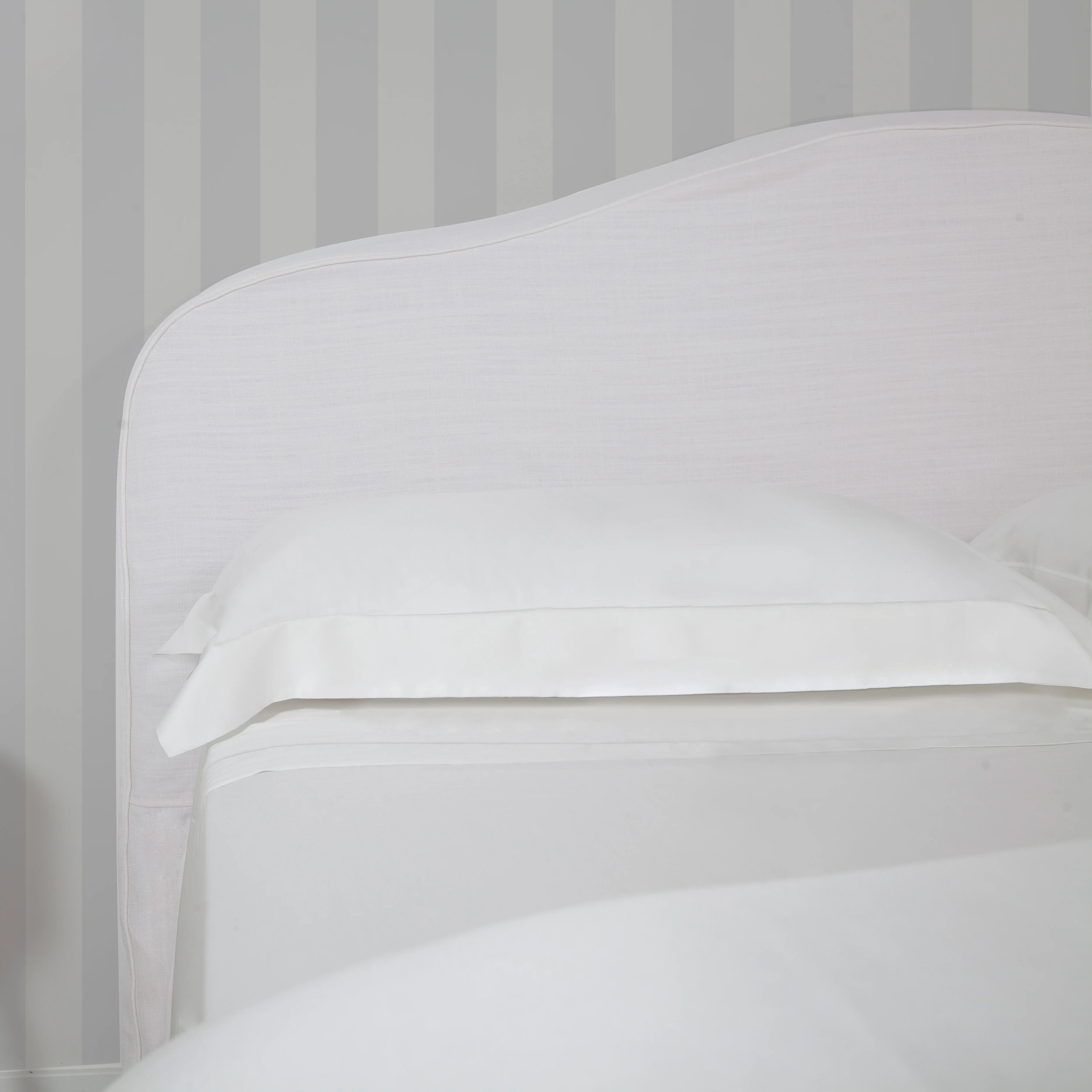 Parure Venezia: Set of Sheet, Under-sheet and Pillowcases White - Image 3