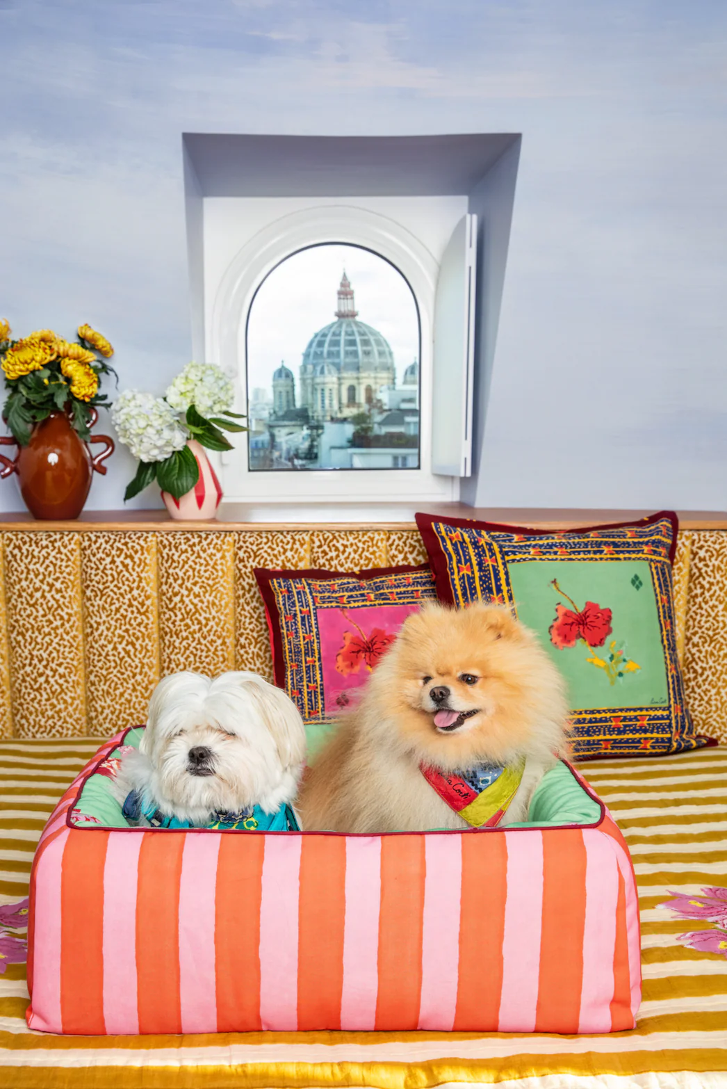 Pet Bed Medium Red X Lisa Corti - Image 4