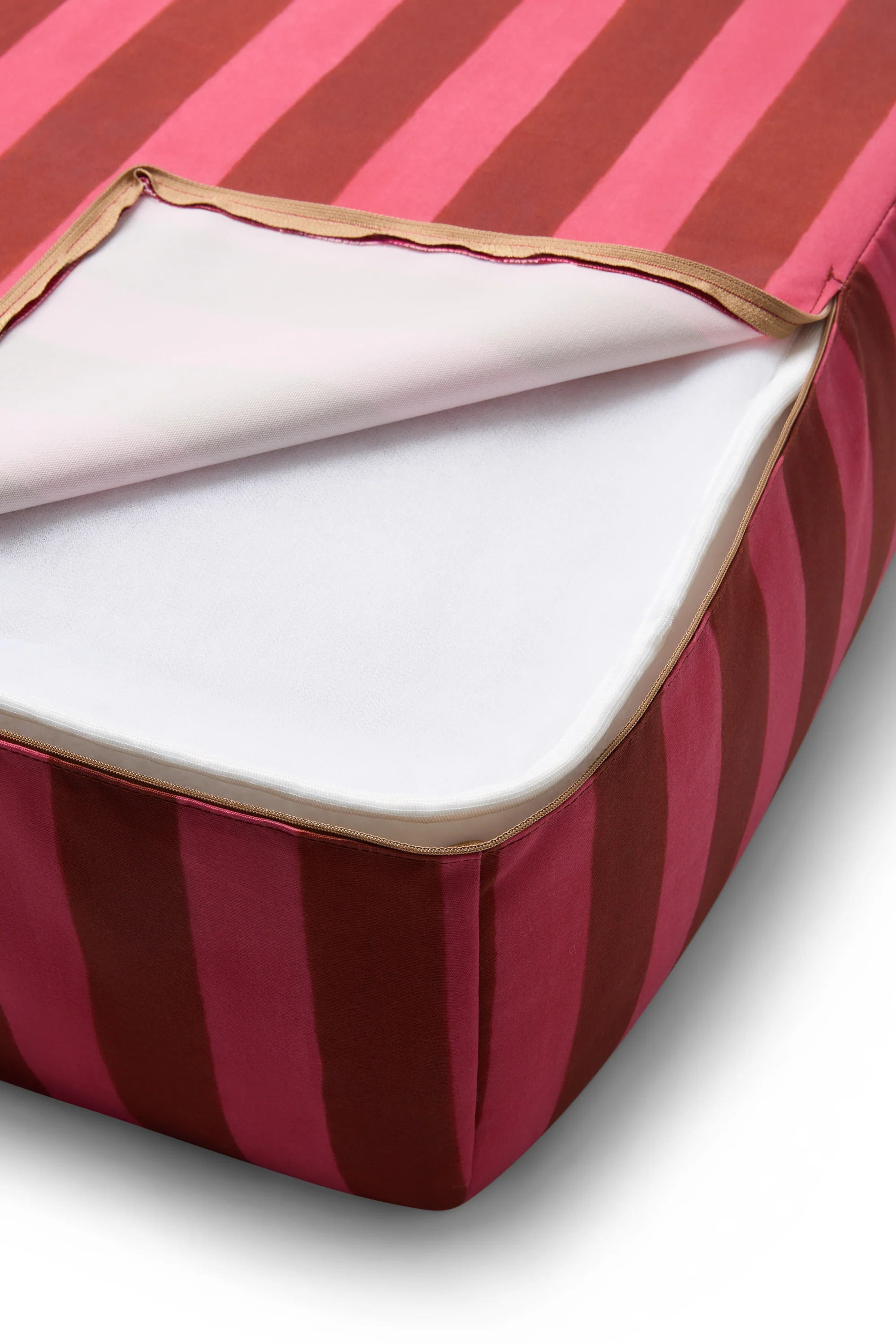 Pet Bed Small Rust X Lisa Corti - Image 3