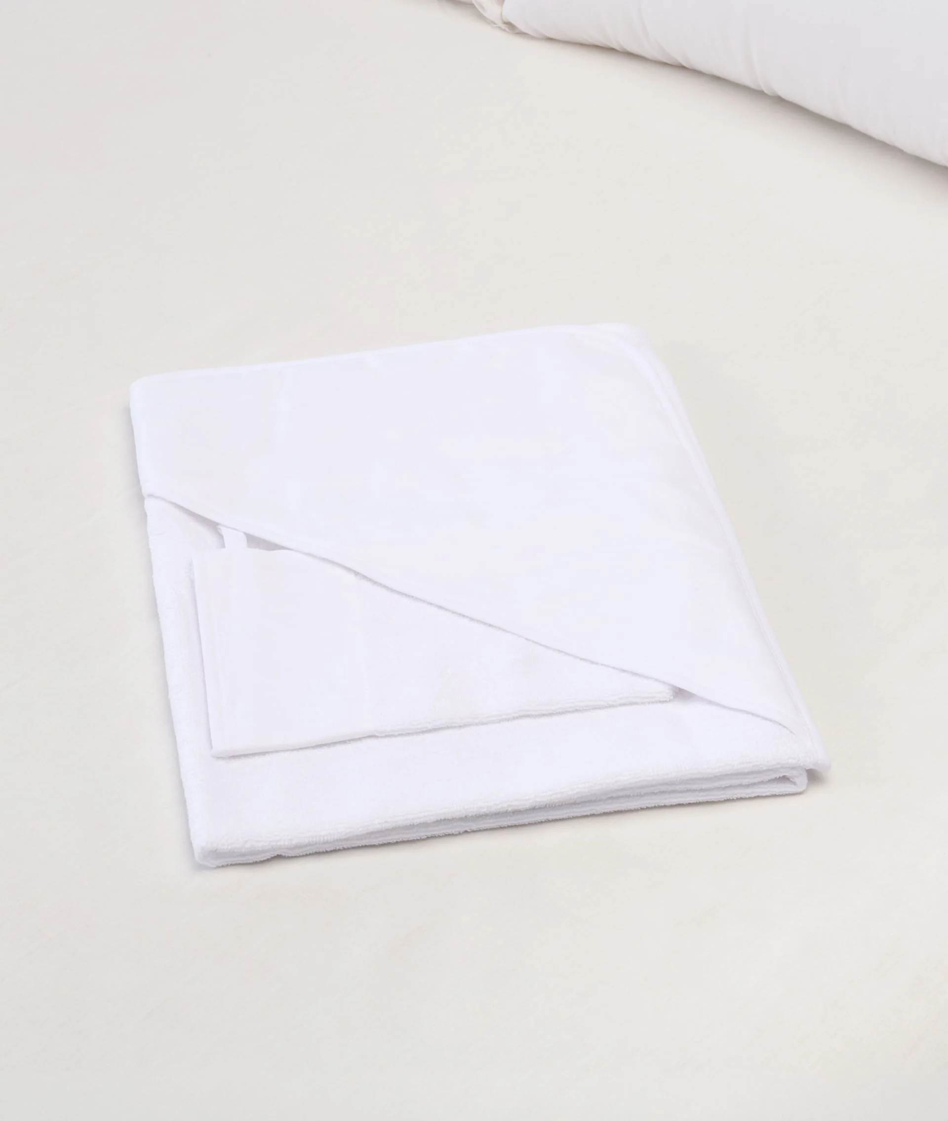 Set Triangle and Glove Camilla White - Image 2