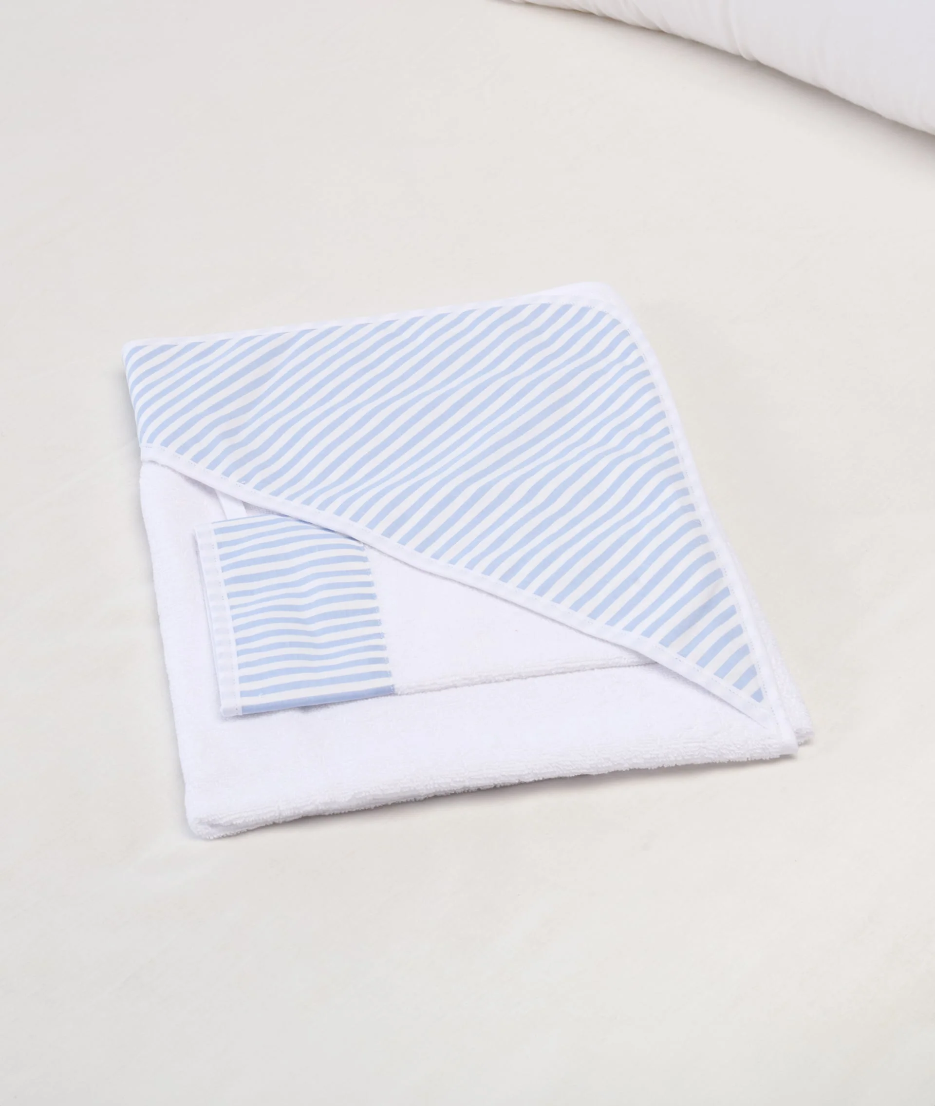 Set Triangle and Glove Leo Light Blue - Image 2